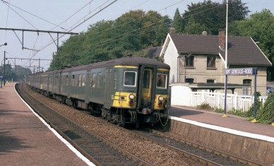 Rode-Saint-Genèse - F6907.jpg